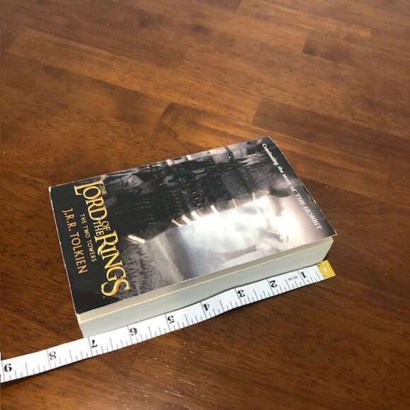 The Lord Of The Rings The Two Towers Paperback Pre-owned Book - Picture 6 of 10